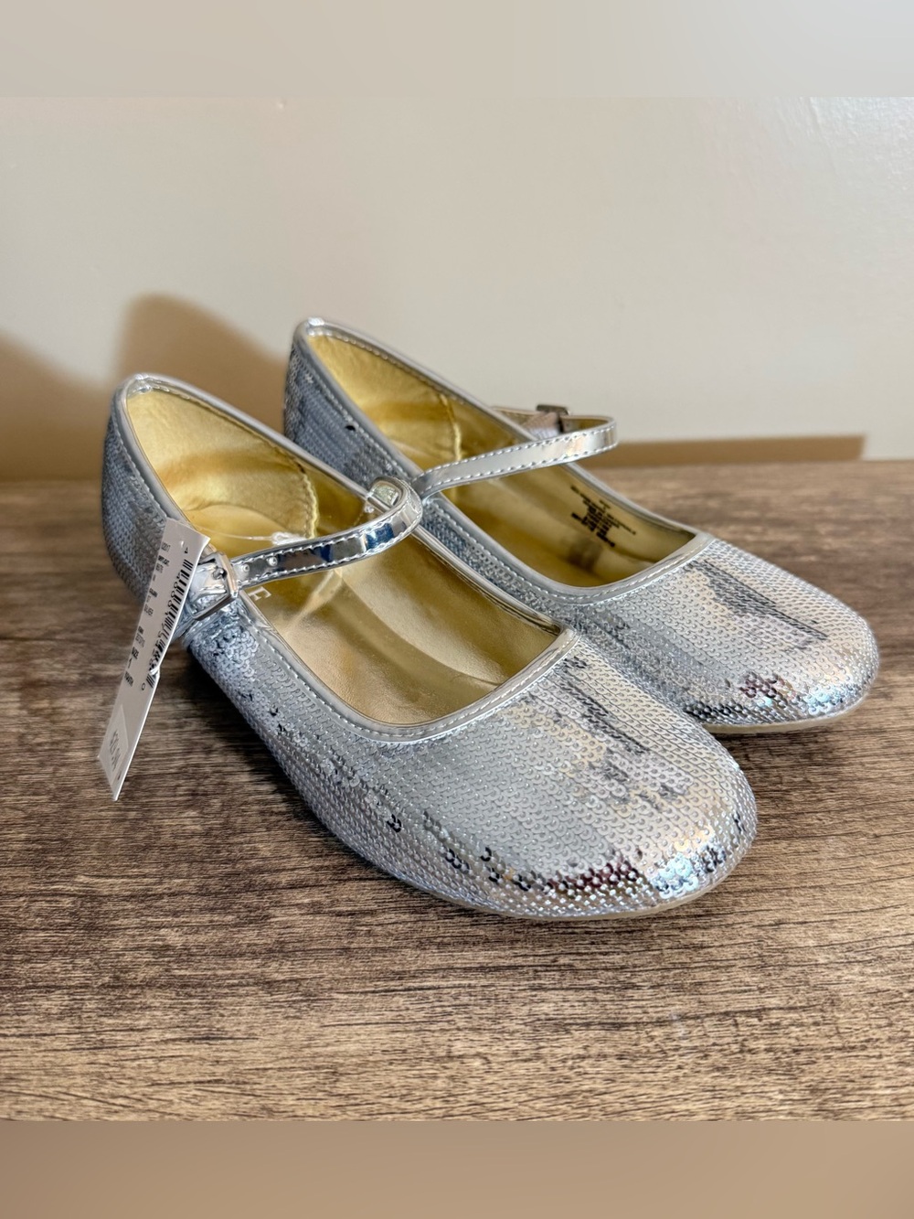 NEW Children’s Place Silver Sequined Heeled Dress Shoes Girls Size 1 Buckle